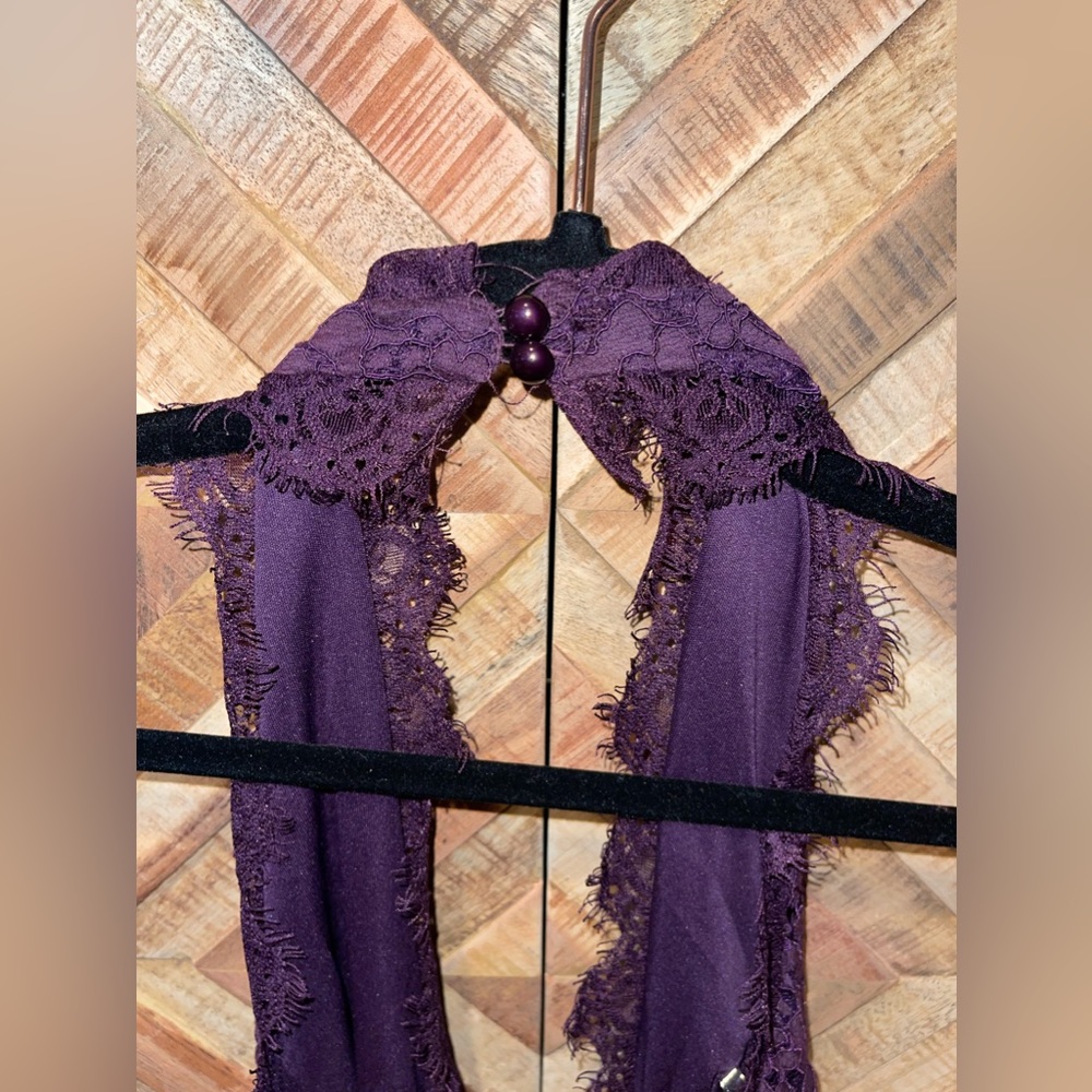 Charlotte Russe Lace Open Back Body Suit - Picture 4 of 8